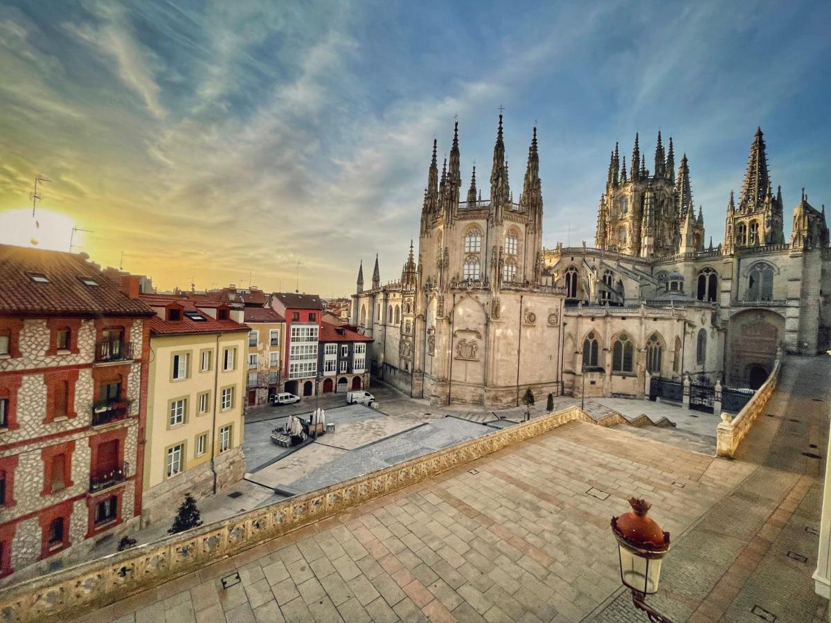 Una Mirada A La Catedral-Apartamentos Burgos Catedral Luaran gambar